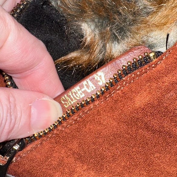 Elegant Brown Ankle Boots with Fur Trim - Picture 8 of 9